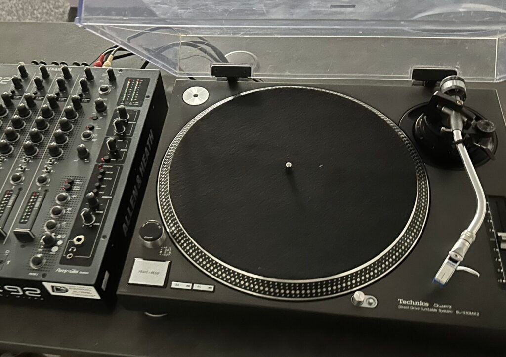 Technics 1210MK2 XONE 92 Mixer